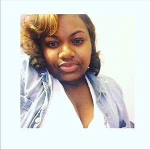 Meet your Posher, Amirah